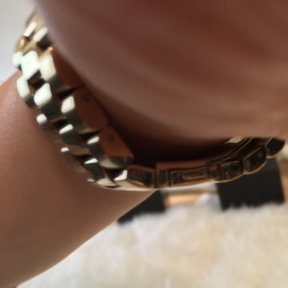 Michael Kors Chronograph Watch - Picture 8 of 9